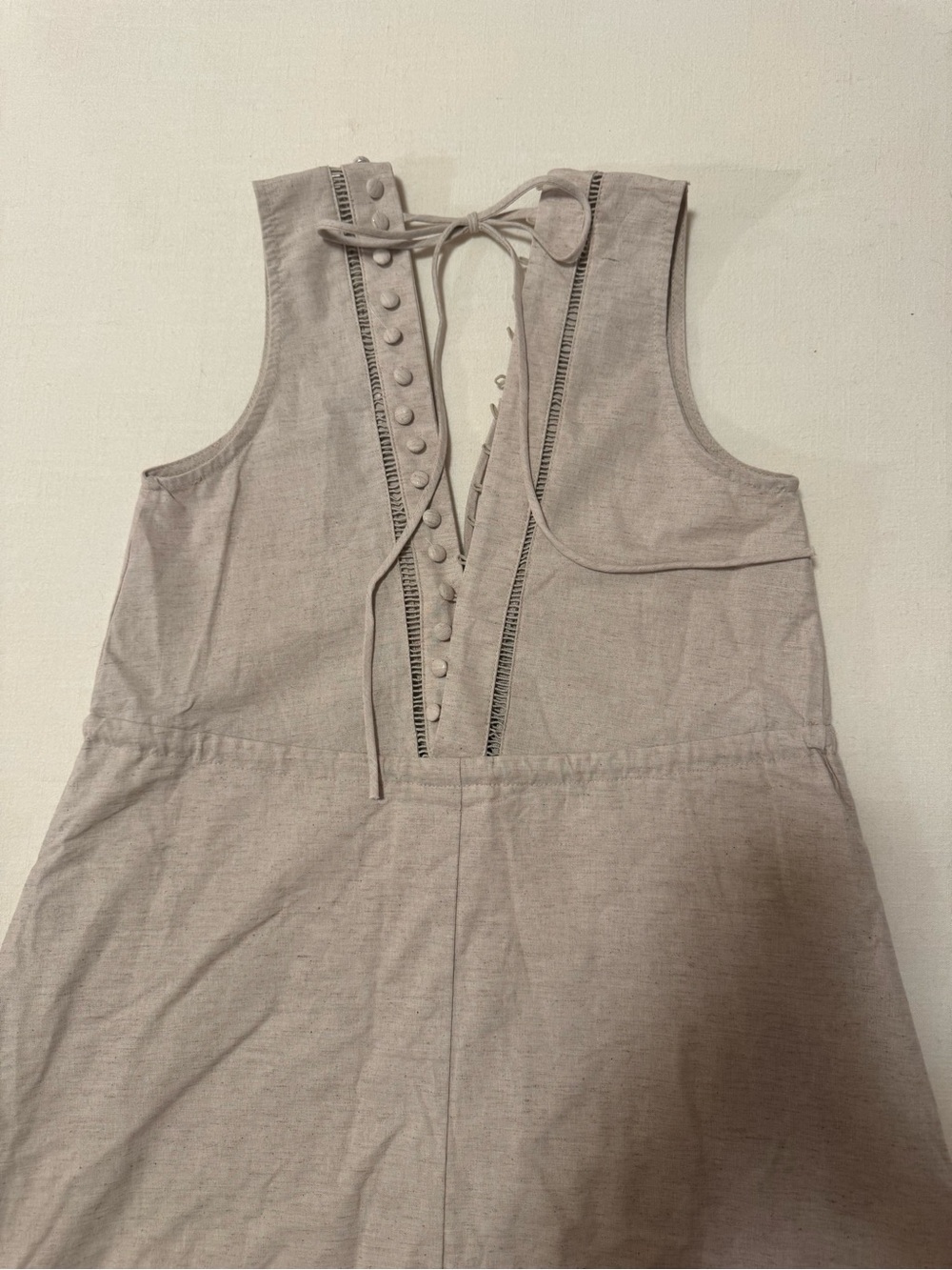 Unique Sleeveless V-Neck Oatmeal Linen Maxi Dress with Button Front - Picture 7 of 8